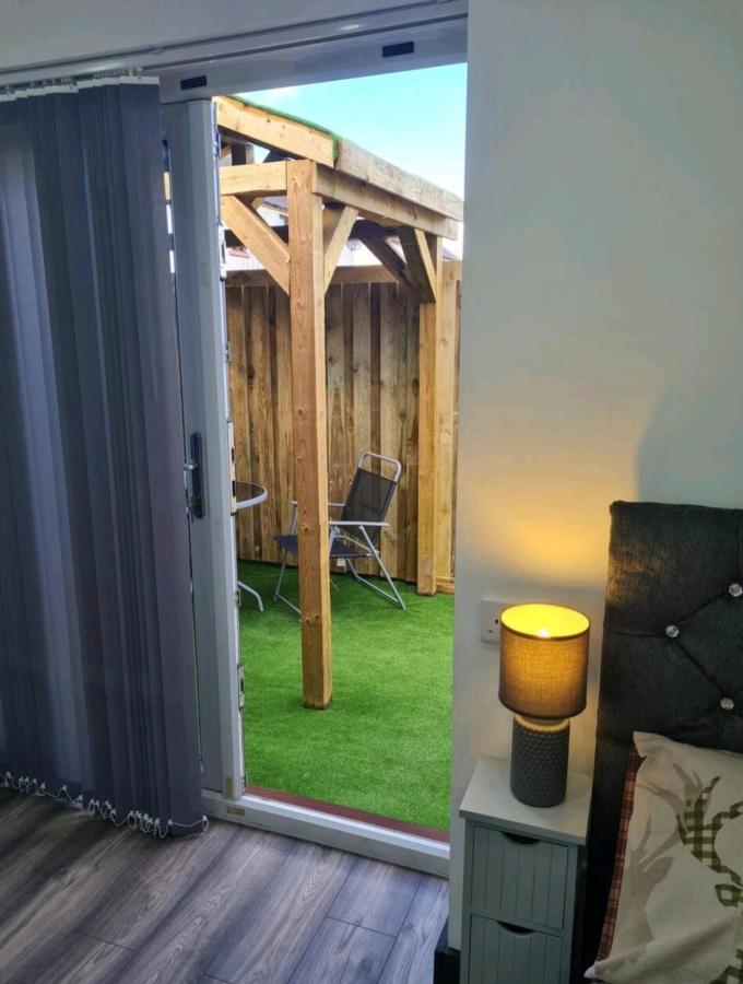 Charming 1-Bed Apartment In Peebles Exterior foto