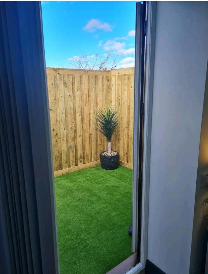 Charming 1-Bed Apartment In Peebles Exterior foto